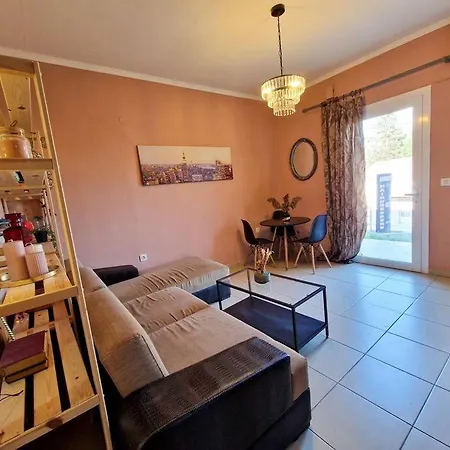Sophia's Corner Apt. Holiday home *
